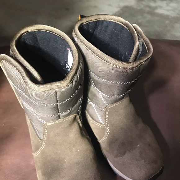 Boots for boys. - Picture 4 of 8